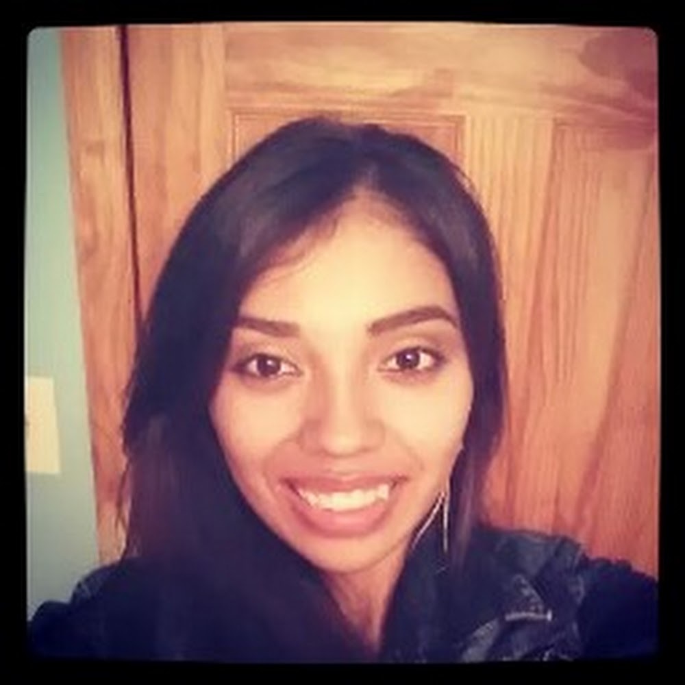 Meet your Posher, Dina